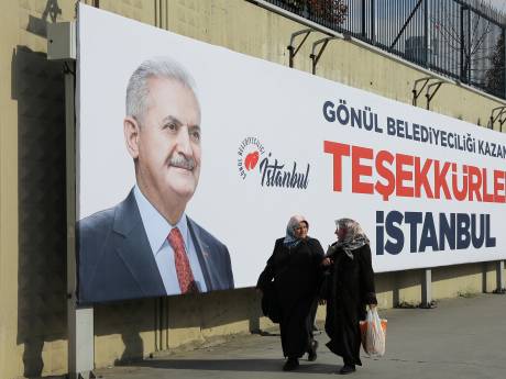 Kandidaten partij Erdogan betwisten verlies in verkiezingen