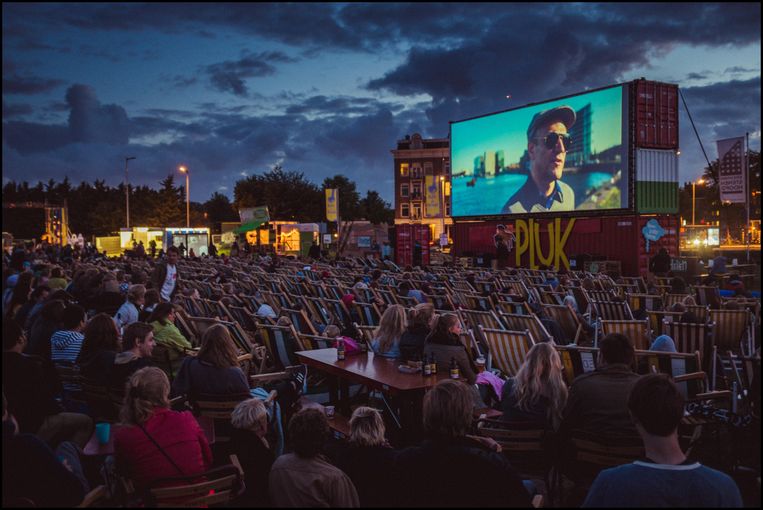 Di sini Anda dapat menonton film di luar ruangan di Amsterdam