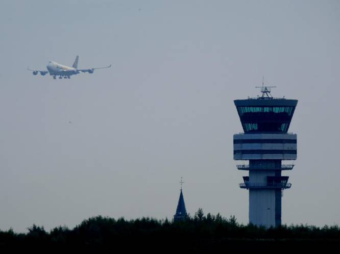 Ook Europese luchtverkeersleiders dreigen met staking: “Tot 12.600 vluchten per dag kunnen getroffen worden”
