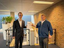Eerste Oosterhoutse kadokaart uitgereikt om energiezuinig witgoedapparaat te kopen