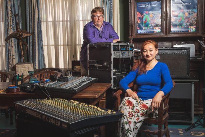 Freddy Jacobs en Gulzhaina Kydyrova, de bestuurders van muziekschool Mezzos in Ledeberg.