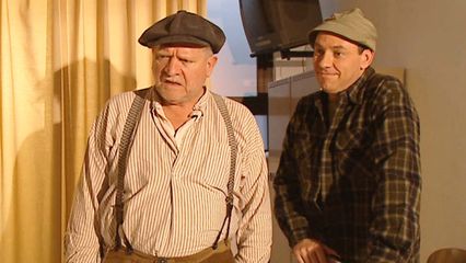 33. 2001/033: BROER VAN CYRIEL