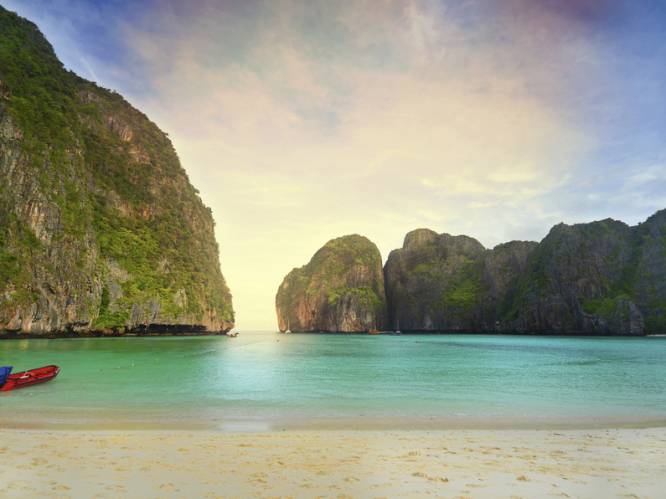 Wereldberoemd Thais strand ‘The Beach’ blijft twee jaar langer gesloten