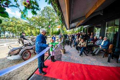 Feestelijke heropening nieuwe accommodatie verdrijft laatste restje pijn bij Hamelandse Ruiters