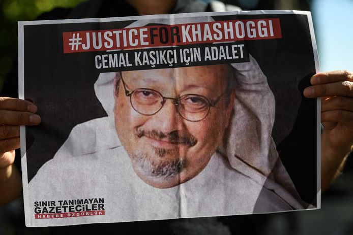 Een actievoerder vraagt gerechtigheid voor de vermoorde Jamal Khashoggi.
