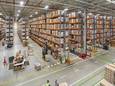 Het gigantische distributiecentrum van Allogoa in Veghel vol met farmaceutische producten. Het DC omvat 26 voetbalvelden, maar aan uitbreiding wordt al gewerkt.