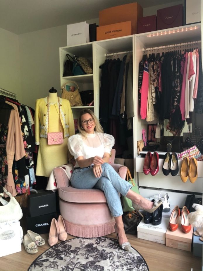 Tweedehands Chanel of Dior scoren? Antwerpse verkoopt 'preloved'  designerkleding | Antwerpen 