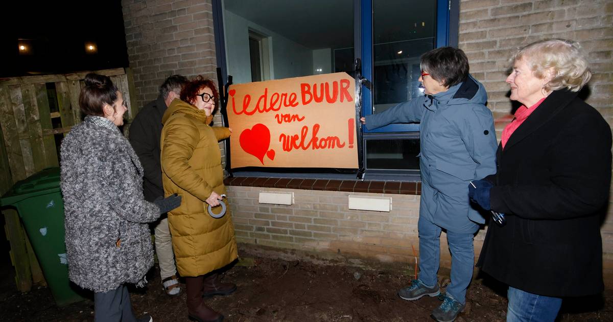 Bewoners schrikken van racistische actie tegen nieuwe buren ‘Dat komt wel binnen’ Nijmegen