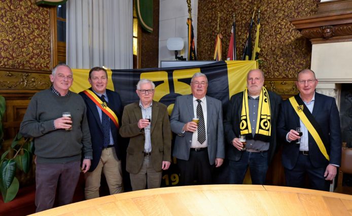 Voetbalclub Simikos mag vijftig kaarsjes uitblazen | Schoten | hln.be