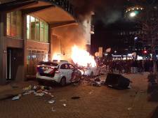 Bloedspoor bij vernielde politieauto's leidt naar vierde nieuwe verdachte van rellen Rotterdam