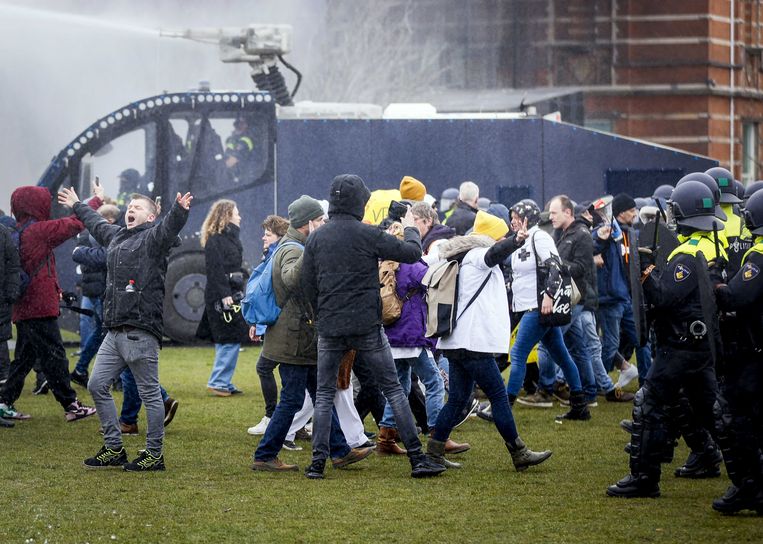 Amsterdam Komt Met Noodbevel Na Demonstratie Museumplein Ontruimd Trouw