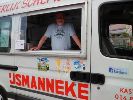 Karel (70), de ijscoman uit België, niet meer met zijn wagen door Veghel: ‘Nooit gemerkt dat Nederlanders gierig zijn’