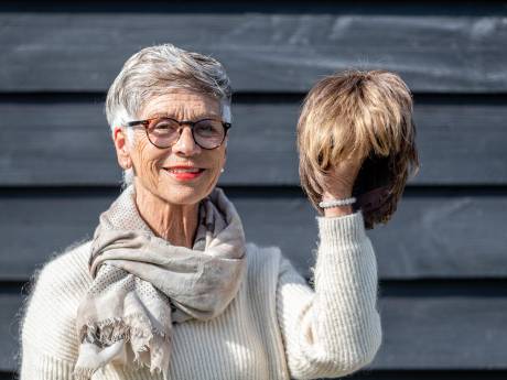 Truus (71) werd kaal door haarziekte en snapt de klap van Will Smith: ‘Goed dat er nu wél aandacht is voor alopecia’