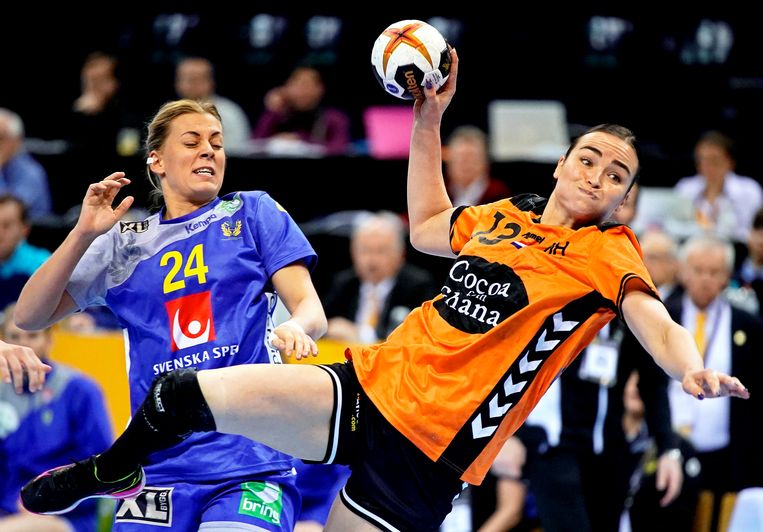 Handball Player Yvette Broch Is Back At The Front But She Is No Longer About To Appear Ebonyst Com