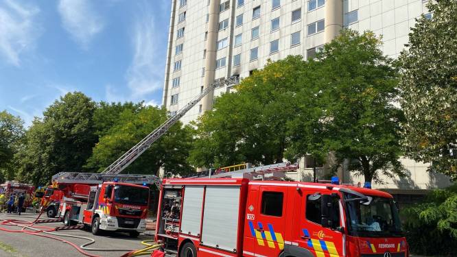 Brand in flatgebouw aan Watersportbaan: Geëvacueerde bewoners mogen terug naar hun appartement