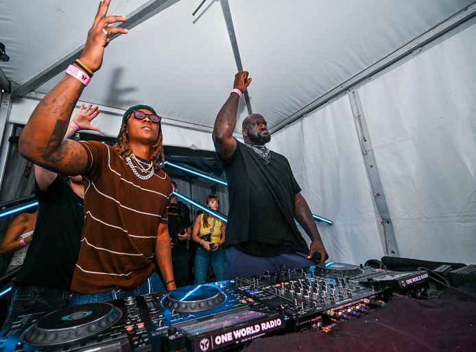 IN BEELD. Letterlijk de grootste, en dat in het kleinste kamertje van ...