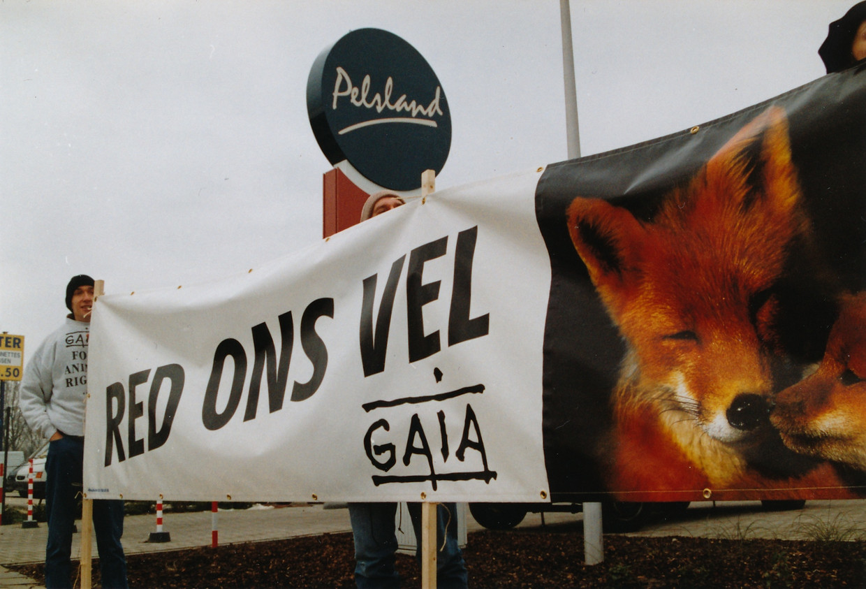 1997. Actie tegen de bonthandel bij Pelsland.

 Beeld rv
