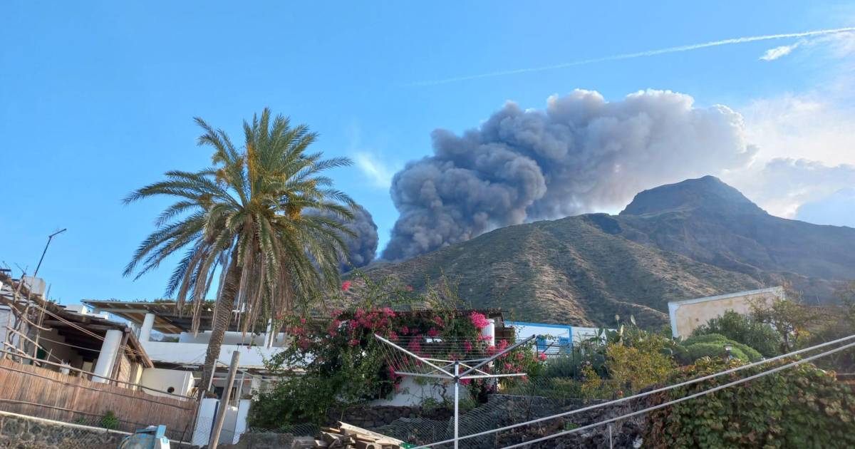 Eruzione vulcanica italiana: colate laviche sfociano in mare |  All’estero