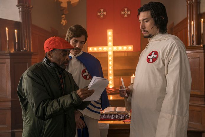 Een beeld uit BlacKkKlansman.