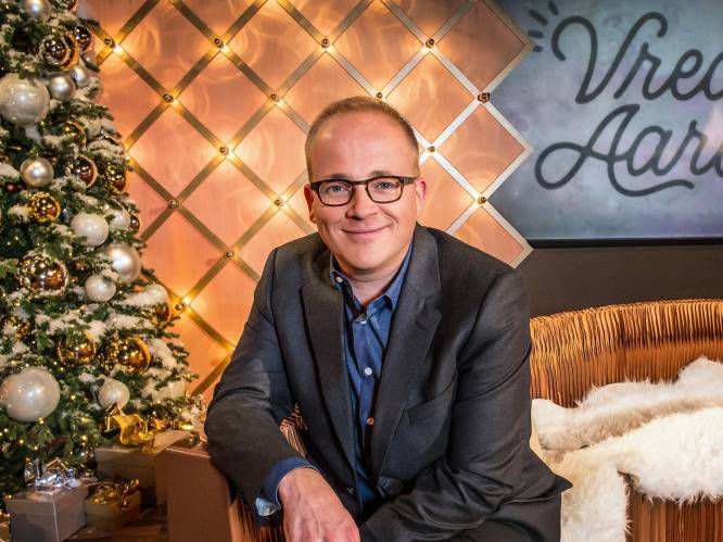 ‘Vrede Op Aarde’-presentator Sven de Leijer zweert bij een traditioneel kerstfeest: “Ik wil écht kerst vieren, zelfs al moet ik wachten tot augustus”