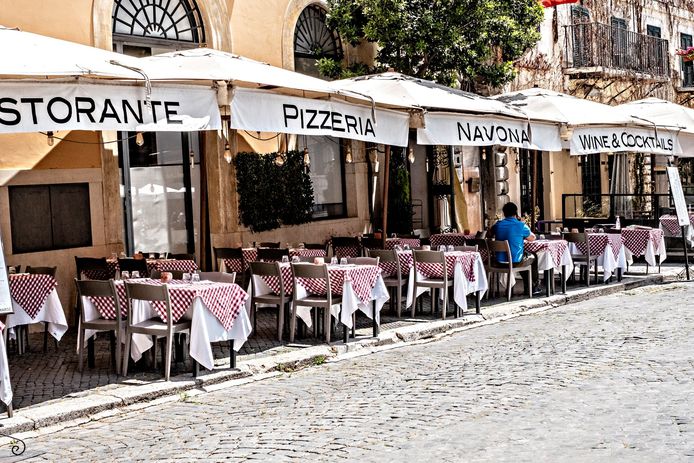 "De eerste week was een ramp", melden Italiaanse restaurants. Ze vrezen dat het deze zomer niet meer goed komt.