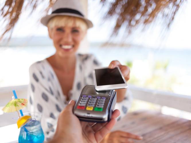 Cash, bank- of kredietkaart: hoe betaal je het voordeligst op reis?