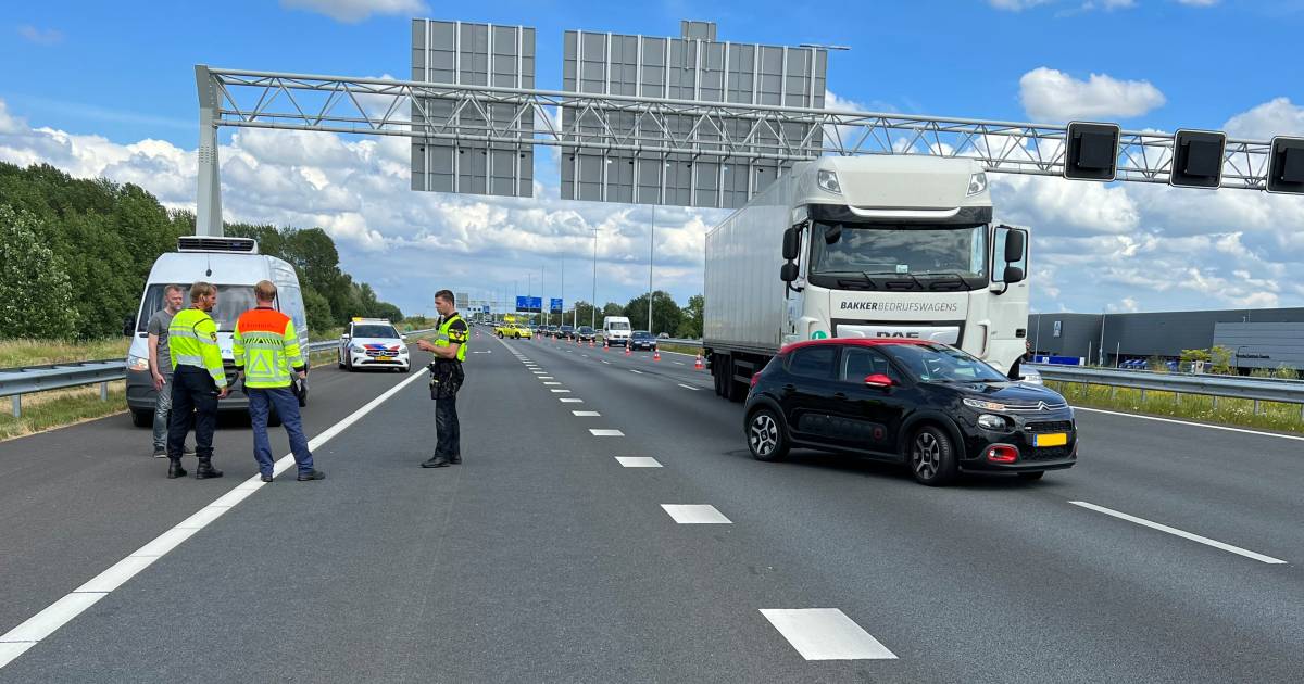 Ongeluk op A1 van Hengelo naar Apeldoorn: drie rijstroken dicht bij Deventer.