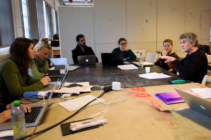 Een les op Design Academy Eindhoven.