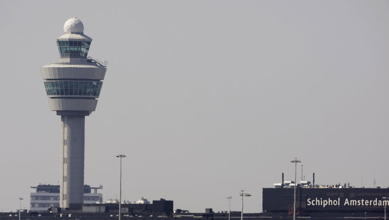 Snowden moet op Schiphol of in Ter Apel zijn om een asielverzoek in te dienen in Nederland. Beeld anp