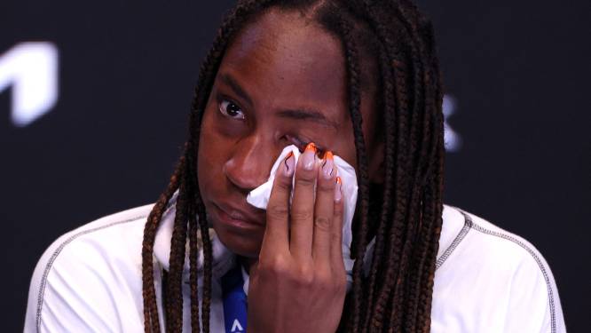 Amerikaanse tennishoop Coco Gauff in tranen na uitschakeling: ‘Deze nederlaag is moeilijk te verteren’