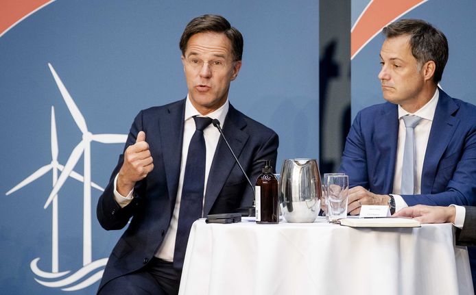 Nederlands premier Mark Rutte en premier Alexander De Croo tijdens de top in Denemarken.