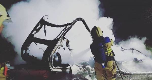 Caravan in Spijk gaat in vlammen op, politie vermoedt brandstichting