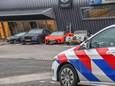 Bij Louwman Exclusive in Utrecht staan luxe, dure auto's voor de deur.