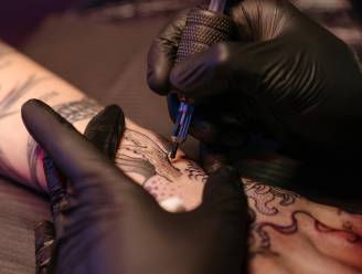Sjoemelende tatoeëerder (28) krijgt één jaar cel voor oplichting: “Geen respect voor andermans eigendomsrechten!”