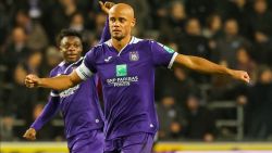 Kompany gaat betalen in de plaats van  spelers die tekengeld níet willen afstaan