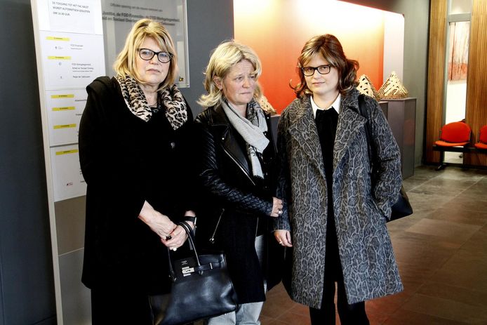 Van links naar rechts: Thérèse Eeckhaut, zus Tine Eeckhaut en kleindochter Saartje Tembuyser.