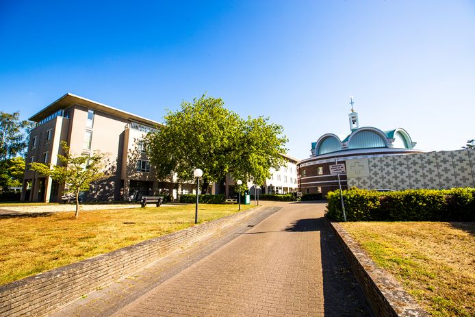 Mariëngaarde, het woonzorgcentrum van De Zorgboog in Aarle-Rixtel, opent vrijdag 29 mei weer de deuren voor bezoek. Er is wel sprake van strenge voorwaarden.