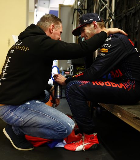 Max Verstappen bedankt vader Jos in Zandvoort met speciale helm: ‘Hij heeft me gebracht waar ik nu ben’
