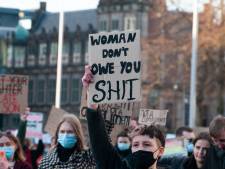 Honderden activisten vragen aandacht voor straatintimidatie: ‘Een groep jongens riep: laat je billen zien’