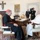 Paus ontvangt omstreden kardinaal op Vaticaan