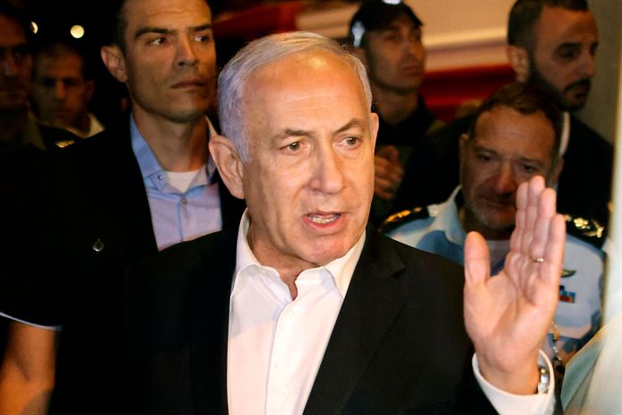 De Israëlische premier Benjamin Netanyahu bezocht gisterenavond de stad Lod, waar grote ongeregeldheden plaatsvonden.