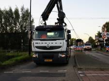 Vrachtwagen raakt bovenleiding in Leerdam; tot vrijdagmiddag geen treinen tussen Gorinchem en Geldermalsen