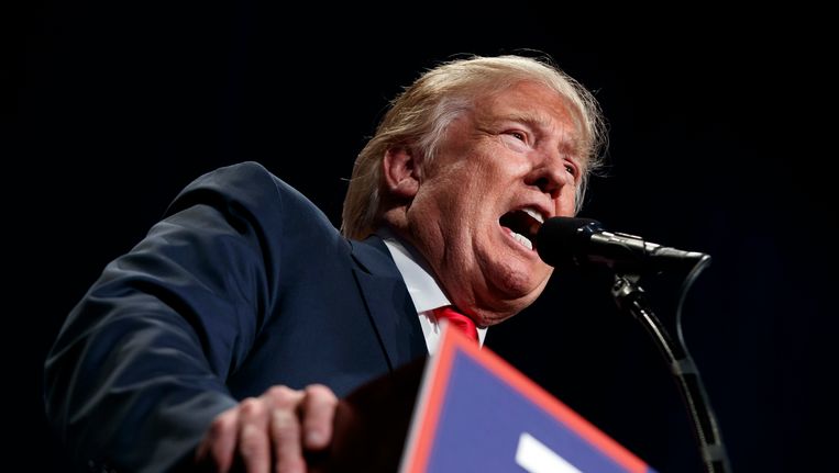 Gaat Donald Trump zondagnacht het onmogelijke presteren en een debat winnen waar hij met enorme achterstand aan begint? Beeld AP
