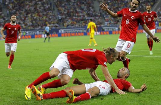 Turkije helpt Oranje met zege op Roemenen | Nederlands ...