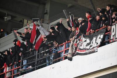 Car bloqué, discussions animées: tensions entre les supporters et les joueurs du Standard à Molenbeek