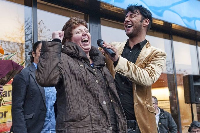 Prijzenfeest in slecht weer op Burchtplein Etten Leur bndestem.nl