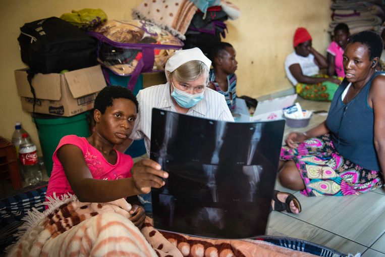 In grensdorp Musina blijven de migranten uit straatarm Zimbabwe maar komen