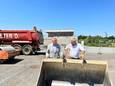 Burgemeester Patrick Dewael en schepen Patrick Jans aan de werken voor de eerste Limburgse skeelerpiste.