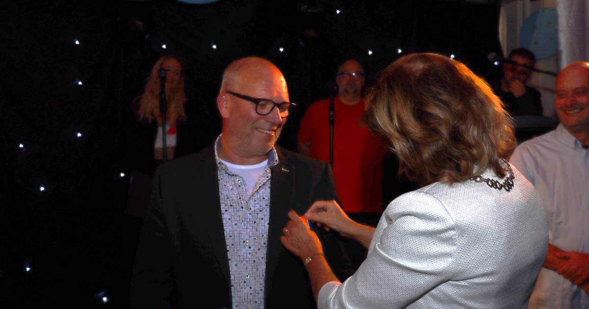 Koninklijke onderscheiding voor Piet van Zwolgen uit Wamel - De Gelderlander