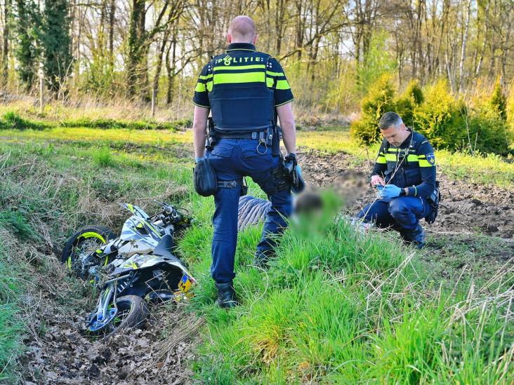 Motorcrosser breekt been bij valpartij in natuurgebied bij Valkenswaard